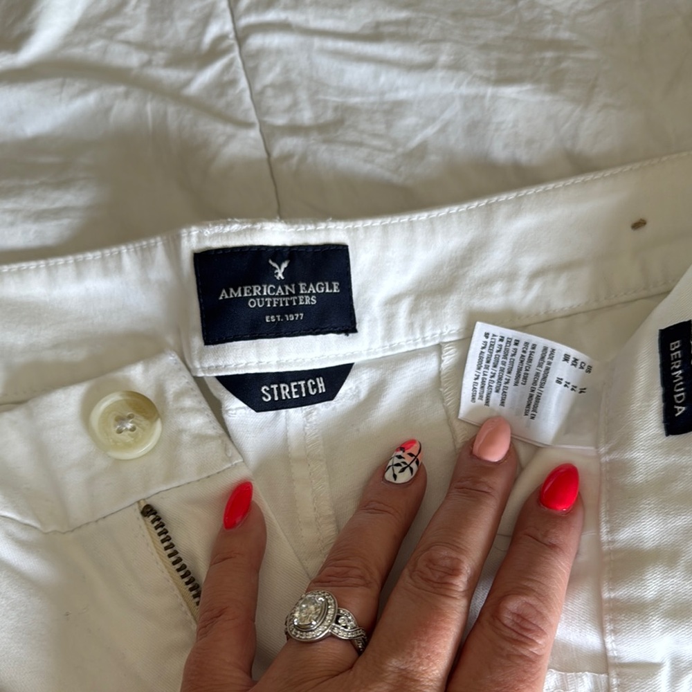 American Eagle White Bermuda Shorts